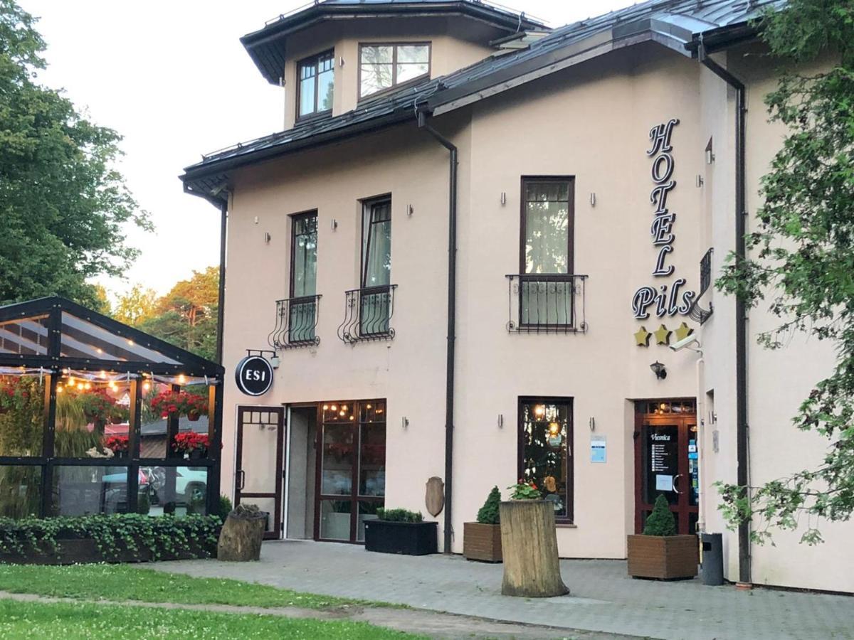 Hotel Pils With Self-Check In Sigulda Esterno foto