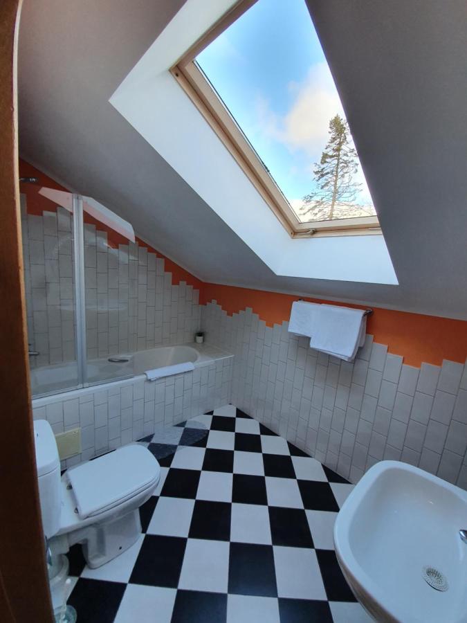 Hotel Pils With Self-Check In Sigulda Esterno foto