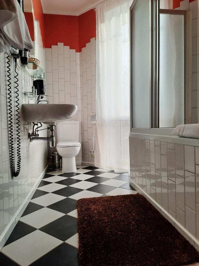 Hotel Pils With Self-Check In Sigulda Esterno foto