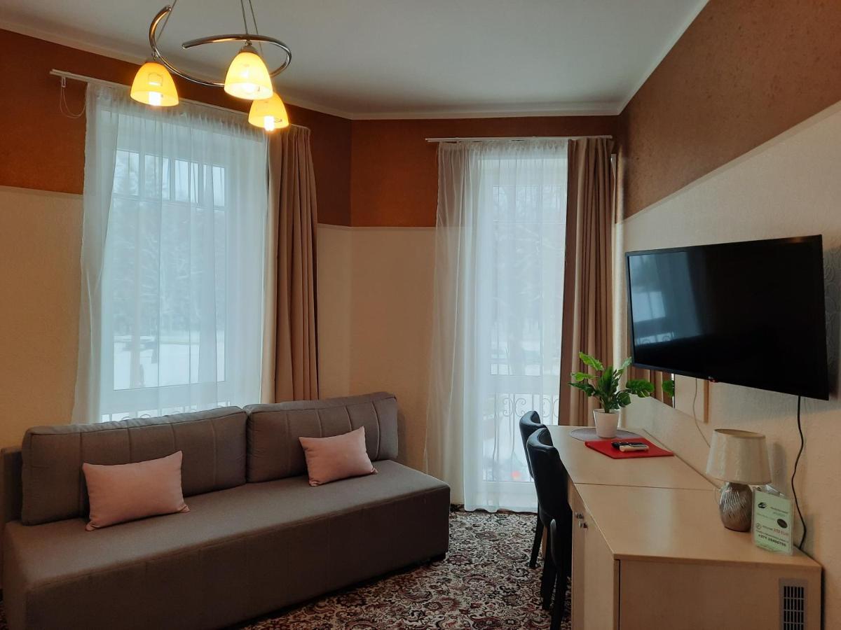 Hotel Pils With Self-Check In Sigulda Esterno foto