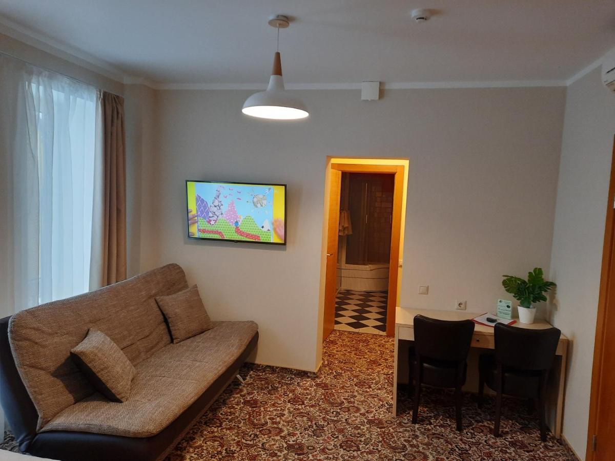 Hotel Pils With Self-Check In Sigulda Esterno foto
