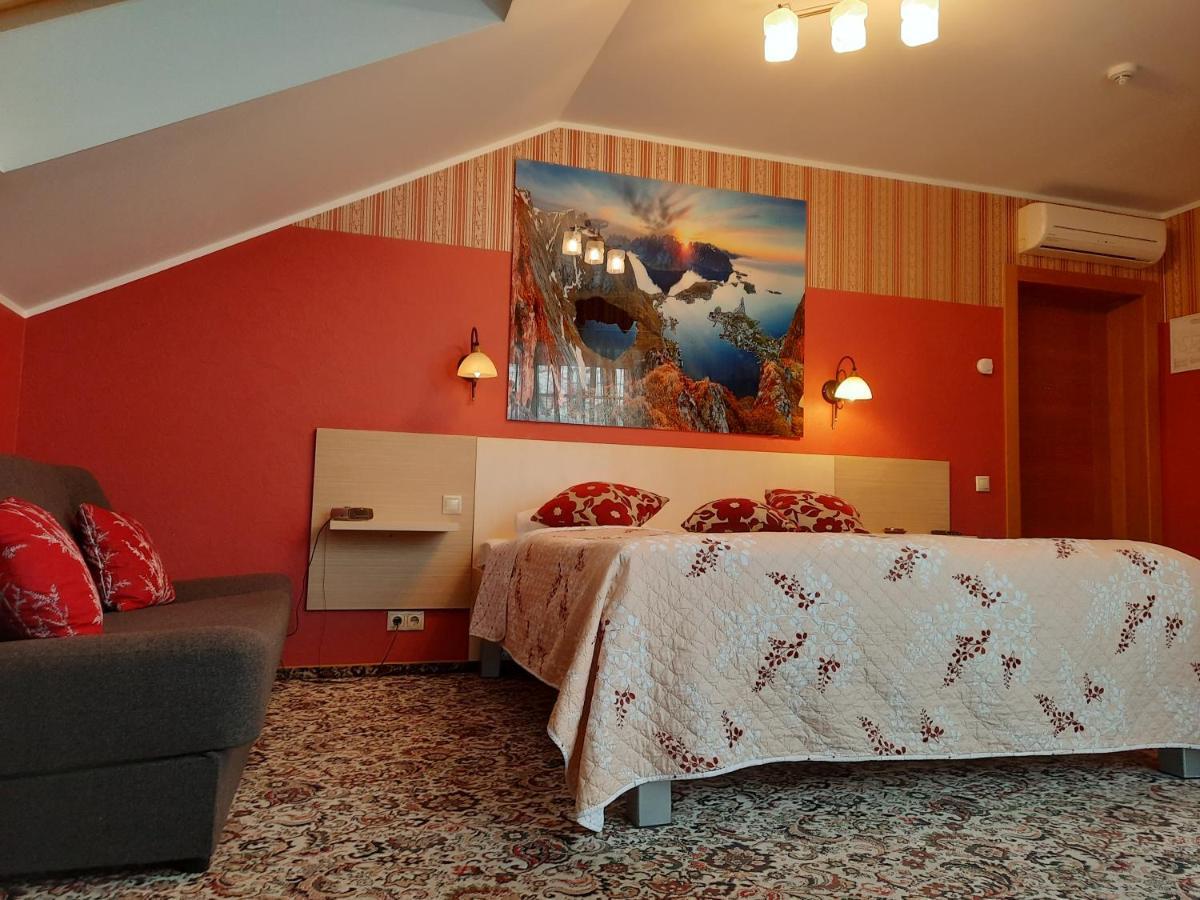 Hotel Pils With Self-Check In Sigulda Esterno foto
